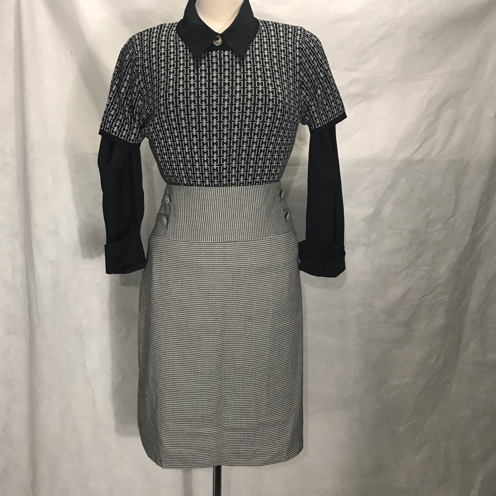 Houndstooth pencil skirt by “Papaya”